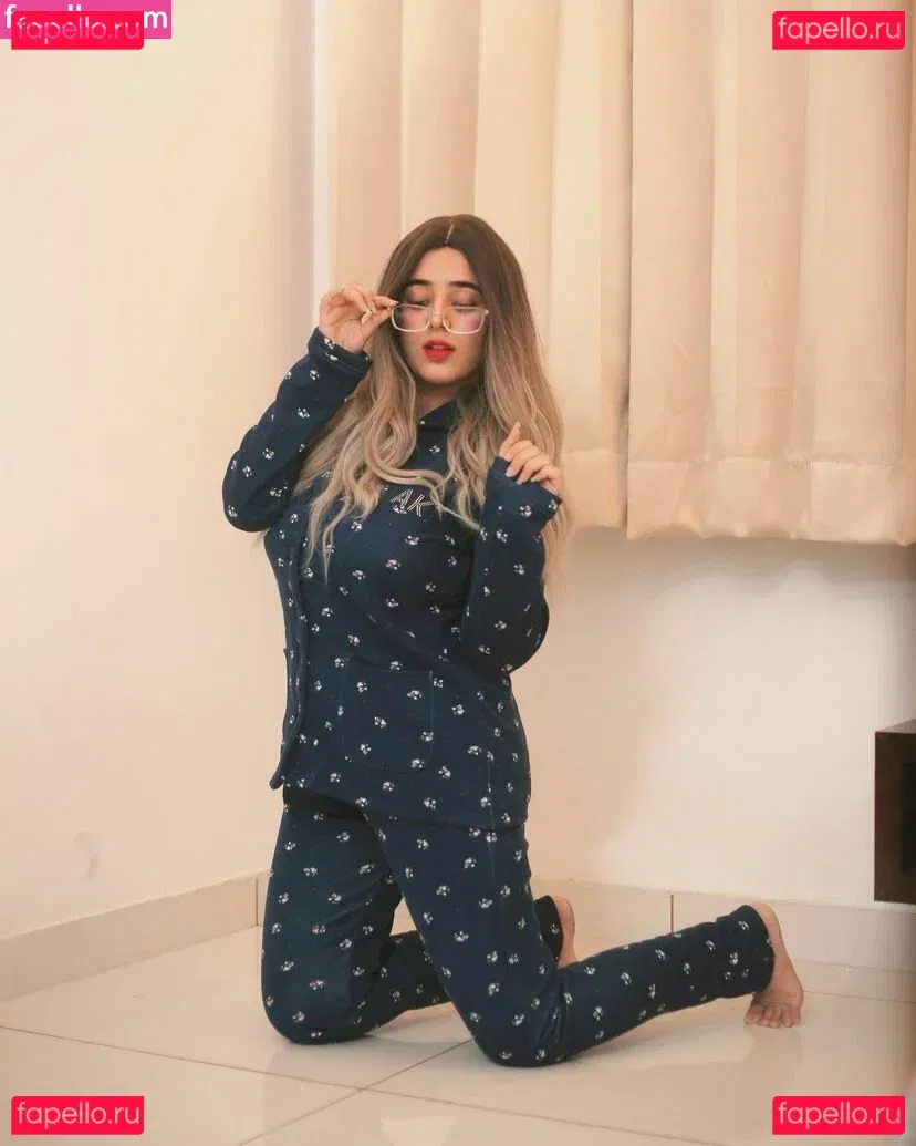 Apoorva Bhalla Onlyfans Photo Gallery 