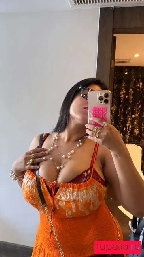 Apoorva Bhalla Onlyfans Photo Gallery 