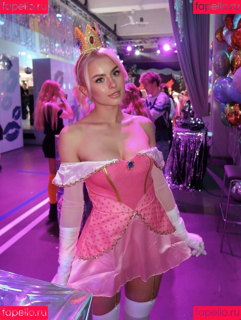 Kim Schiele Onlyfans Photo Gallery 