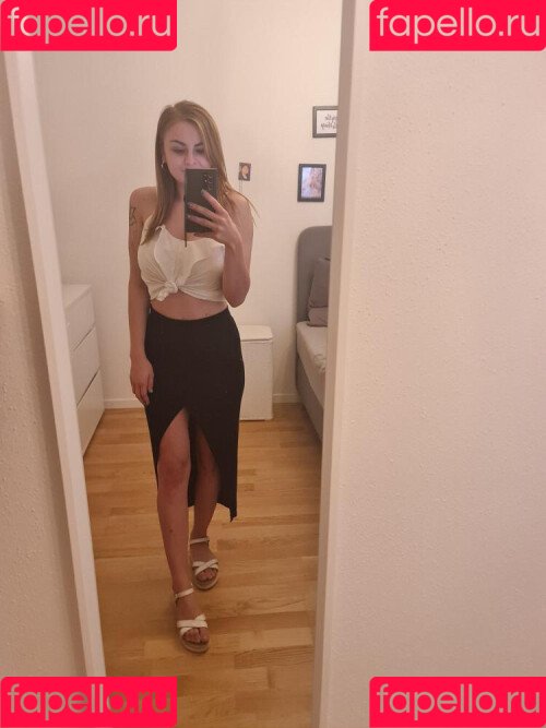 Kim Schiele Onlyfans Photo Gallery 