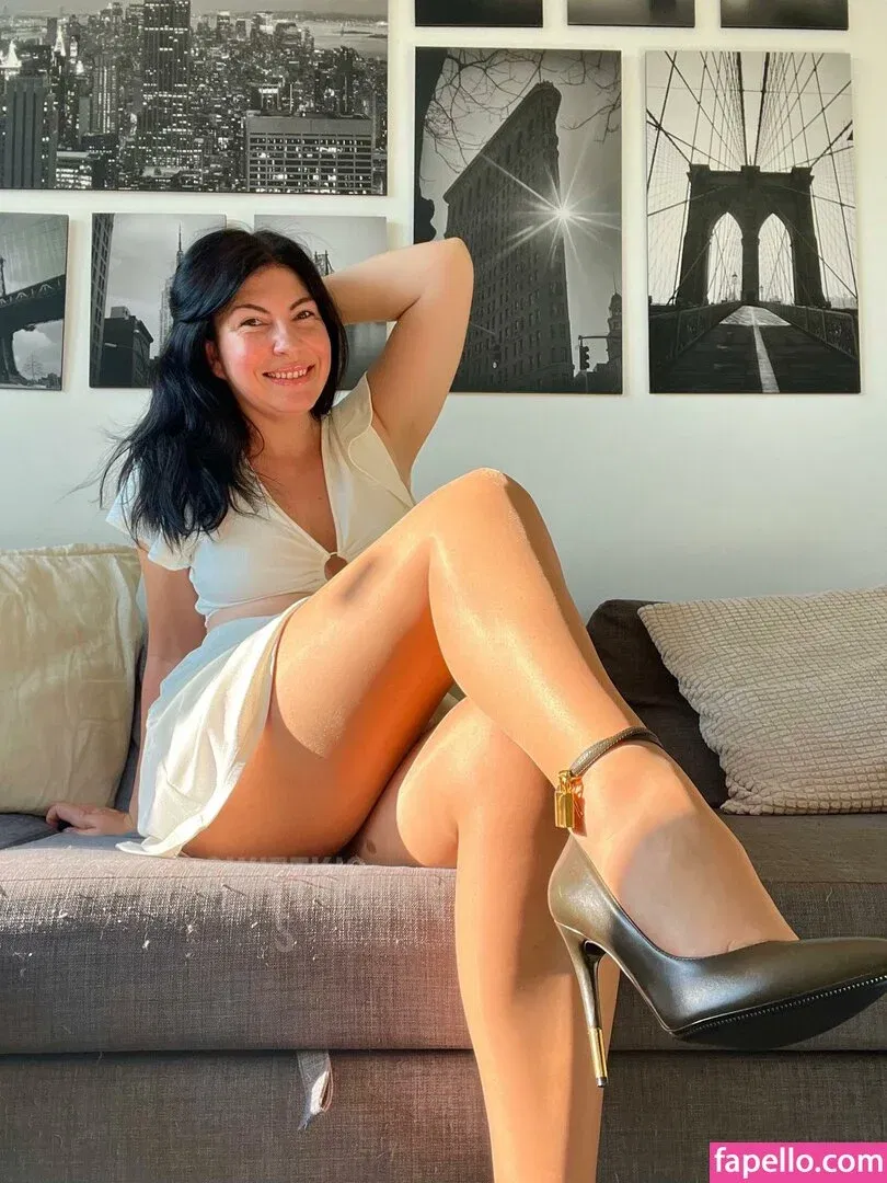 Swift Kiss Onlyfans Photo Gallery 