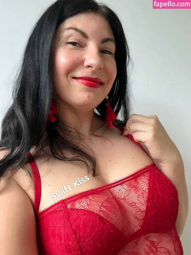 Swift Kiss Onlyfans Photo Gallery 