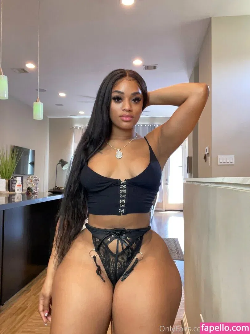 NyNyirene Onlyfans Photo Gallery 