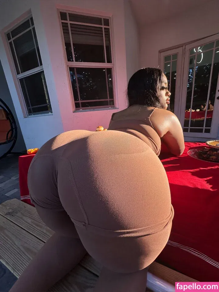 NyNyirene Onlyfans Photo Gallery 