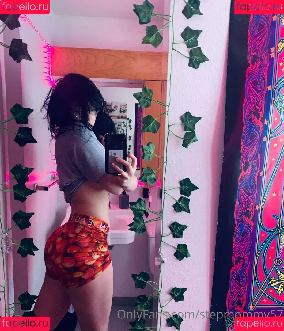 stepmommy58 Onlyfans Photo Gallery 