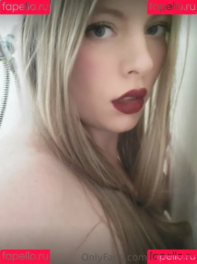Liz Wispers ASMR Onlyfans Photo Gallery 