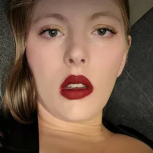 Liz Wispers ASMR Onlyfans Photo Gallery 