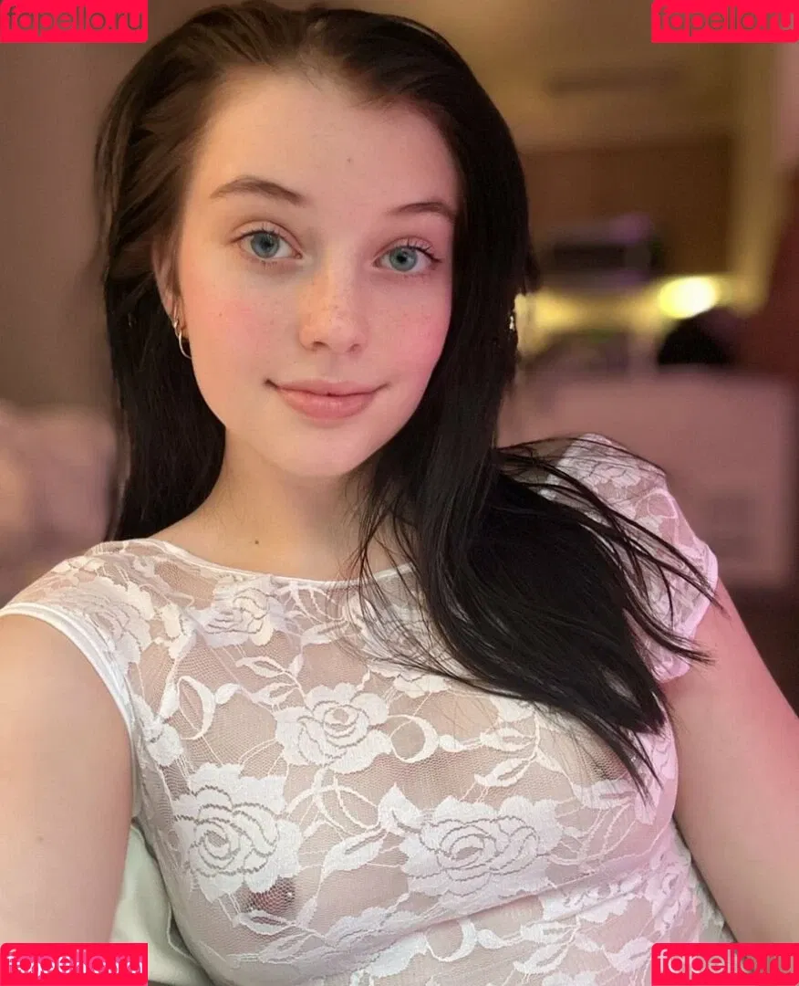 Rayeroze Onlyfans Photo Gallery 