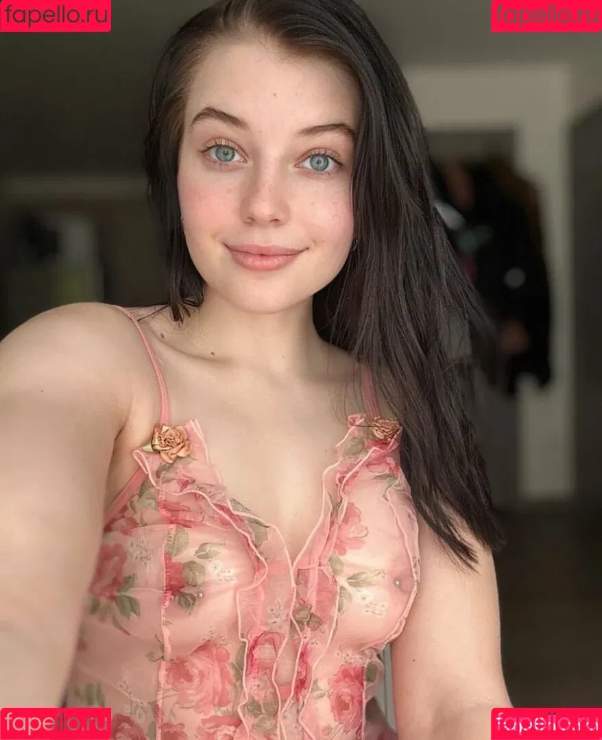 Rayeroze Onlyfans Photo Gallery 