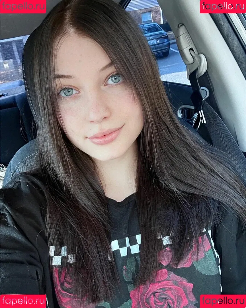 Rayeroze Onlyfans Photo Gallery 