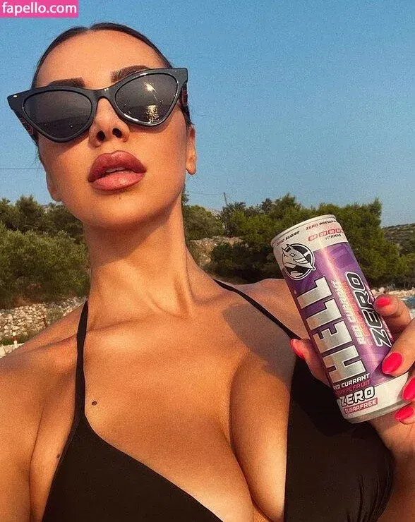 Zanamari Onlyfans Photo Gallery 