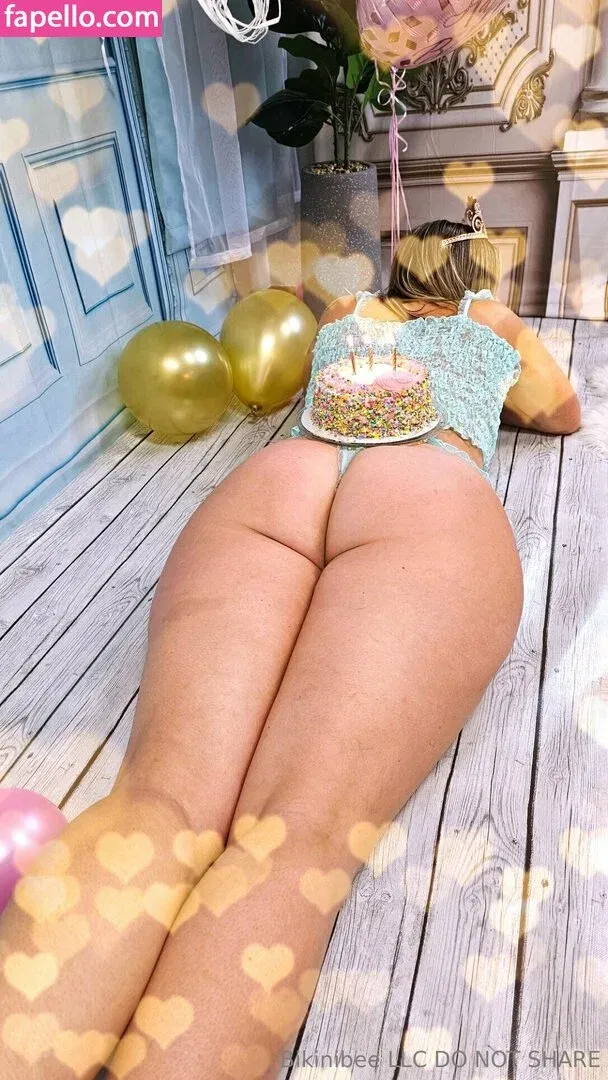 bikinibee_official Onlyfans Photo Gallery 
