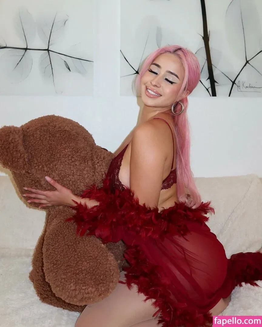 Anka Vulin Onlyfans Photo Gallery 