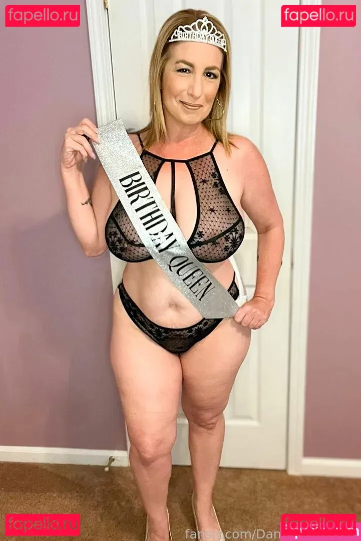 DanniJones2427 Onlyfans Photo Gallery 