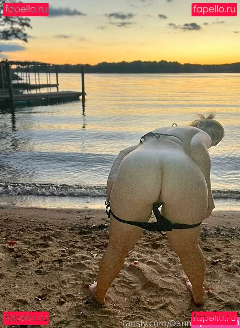 DanniJones2427 Onlyfans Photo Gallery 