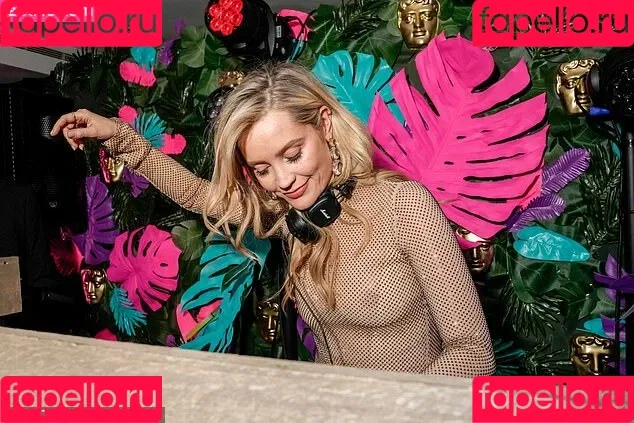 Laura Whitmore Onlyfans Photo Gallery 