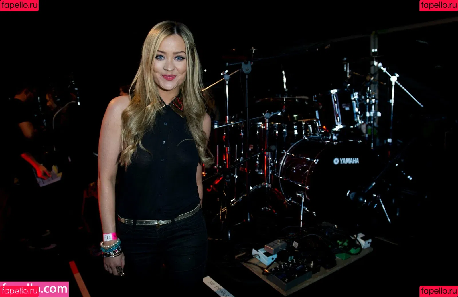 Laura Whitmore Onlyfans Photo Gallery 