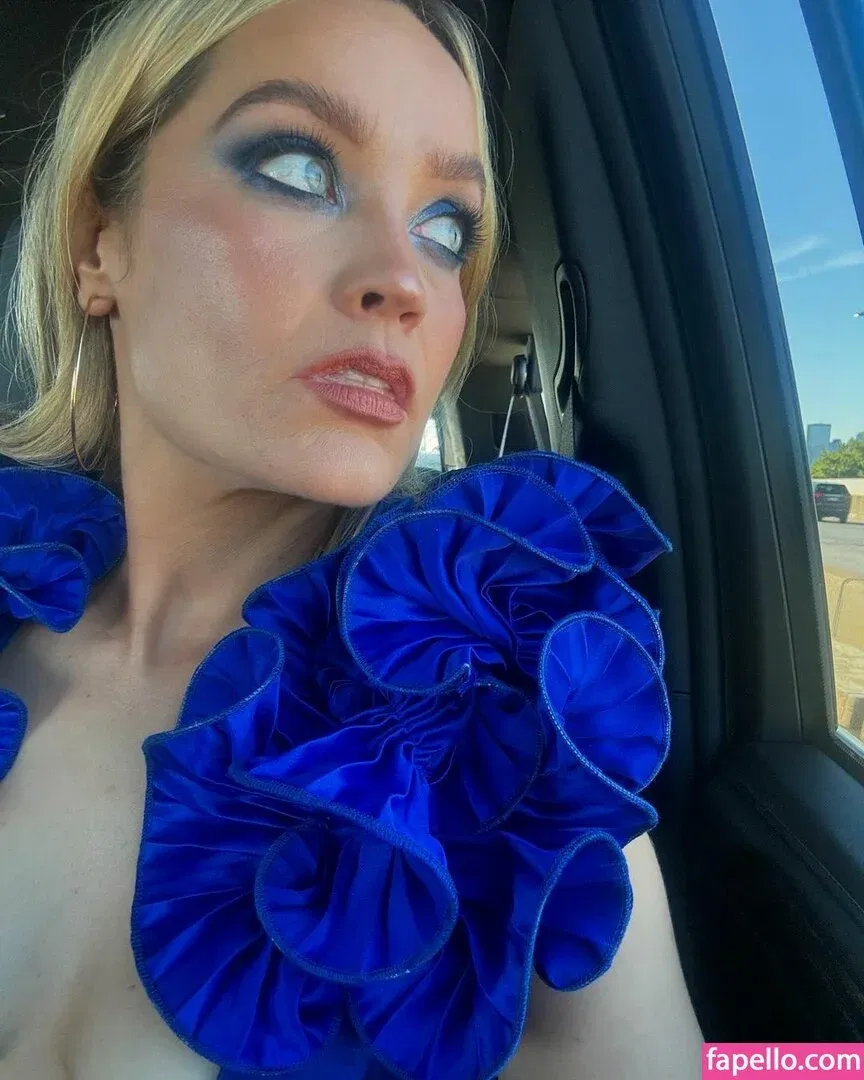 Laura Whitmore Onlyfans Photo Gallery 