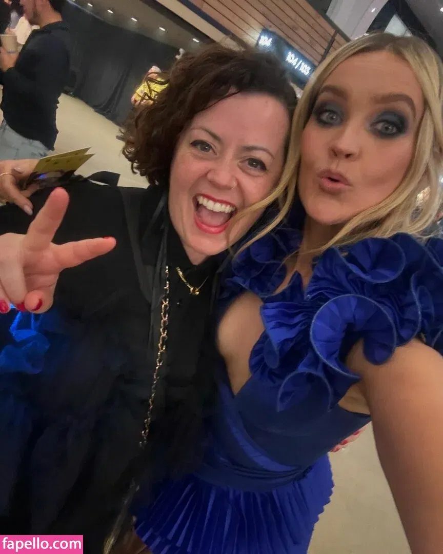 Laura Whitmore Onlyfans Photo Gallery 