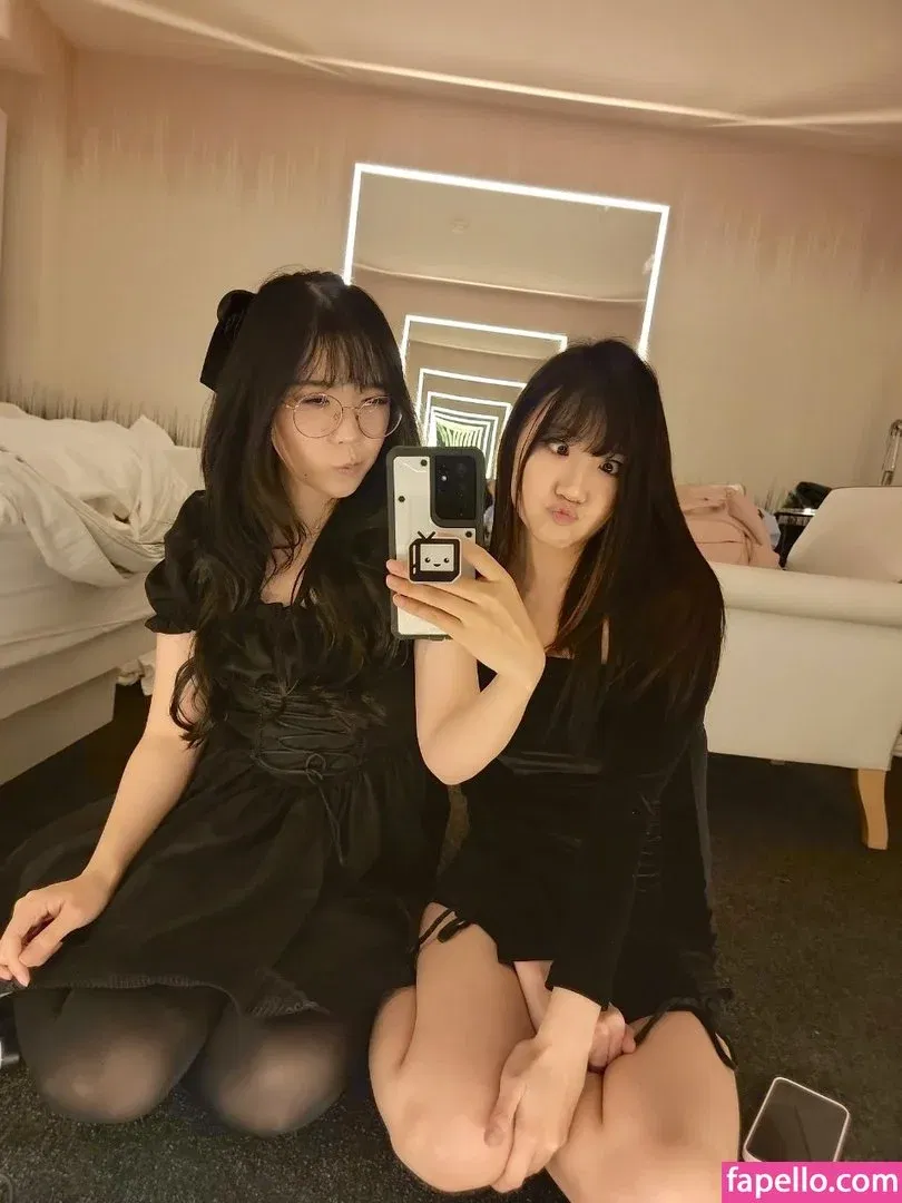 AriaSaki Onlyfans Photo Gallery 