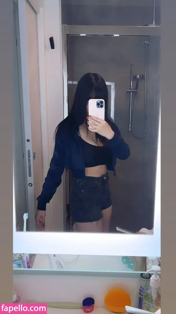 AriaSaki Onlyfans Photo Gallery 