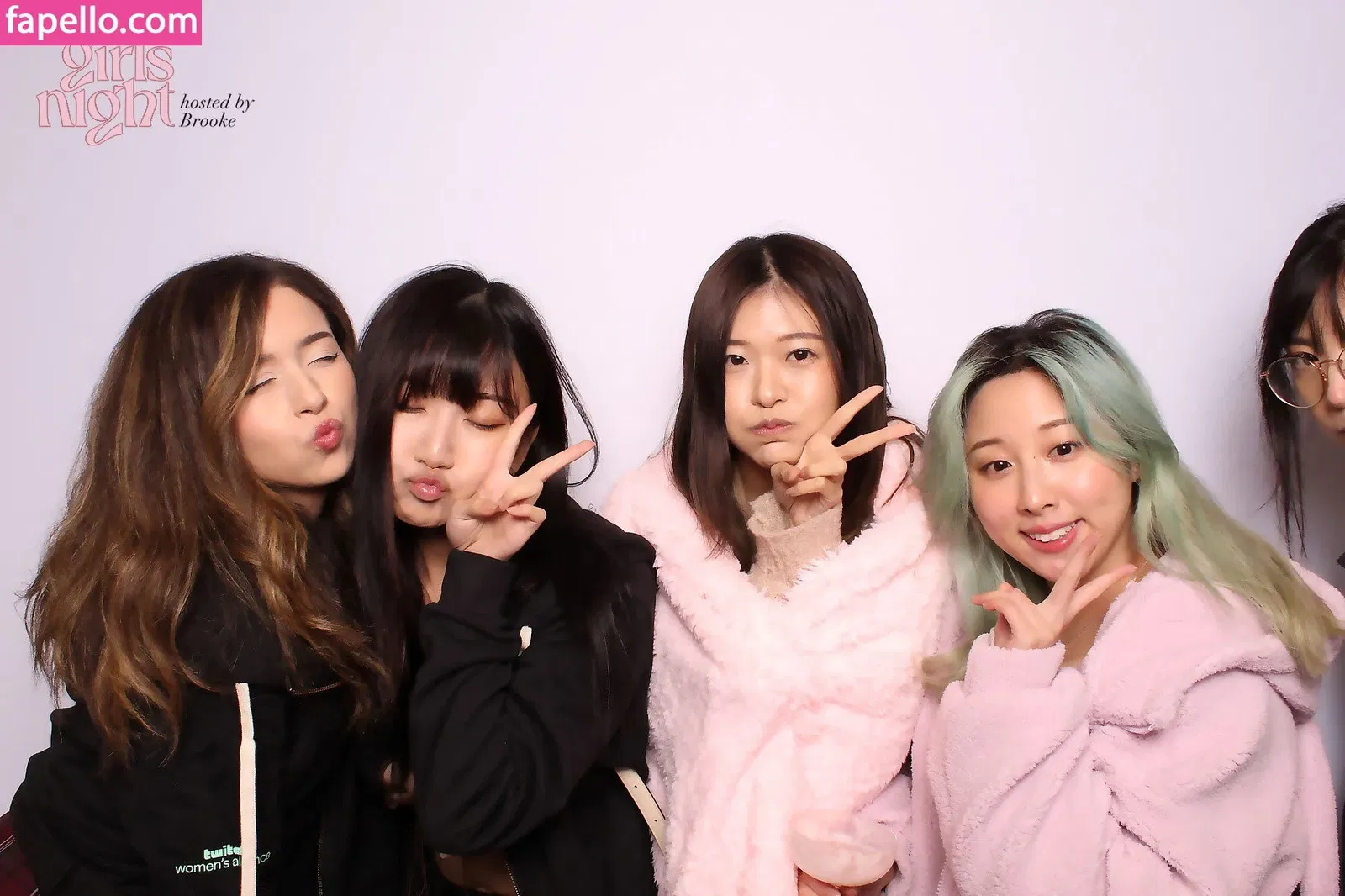 AriaSaki Onlyfans Photo Gallery 