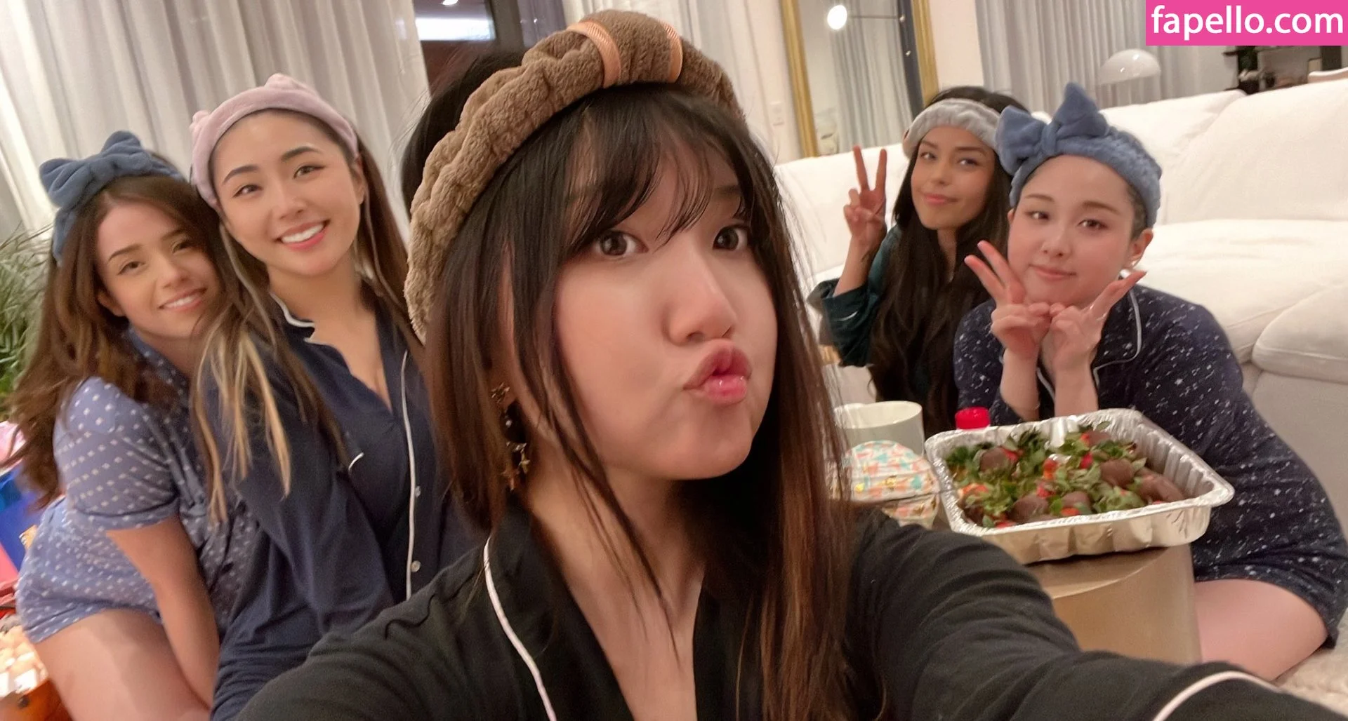 AriaSaki Onlyfans Photo Gallery 