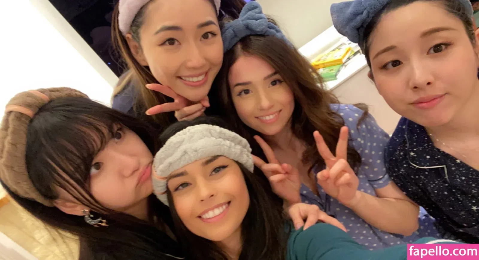 AriaSaki Onlyfans Photo Gallery 