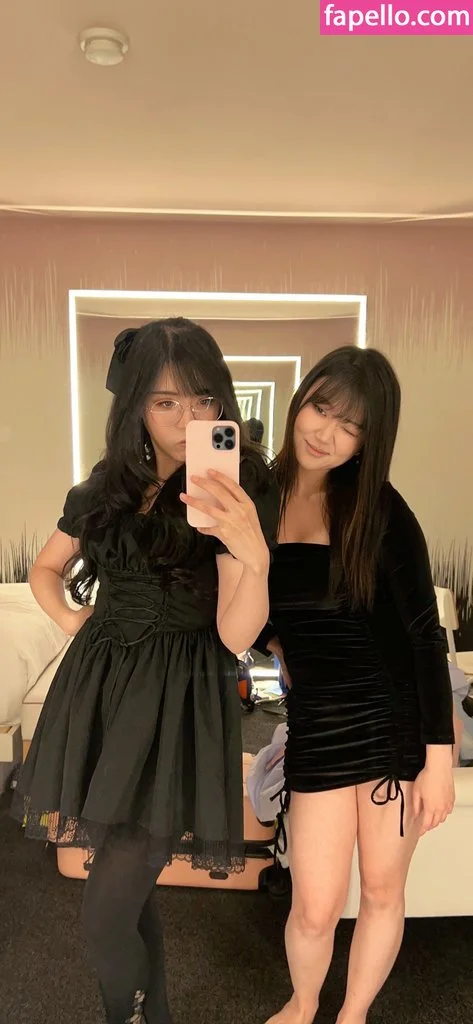 AriaSaki Onlyfans Photo Gallery 