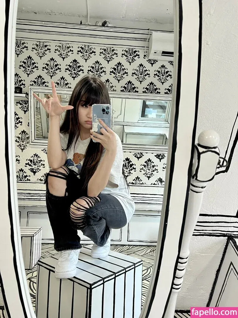 AriaSaki Onlyfans Photo Gallery 