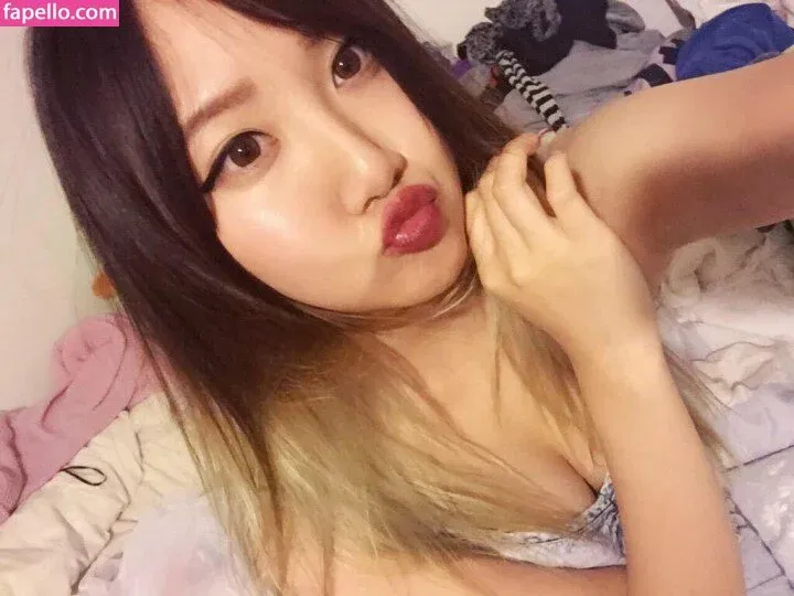 AriaSaki Onlyfans Photo Gallery 