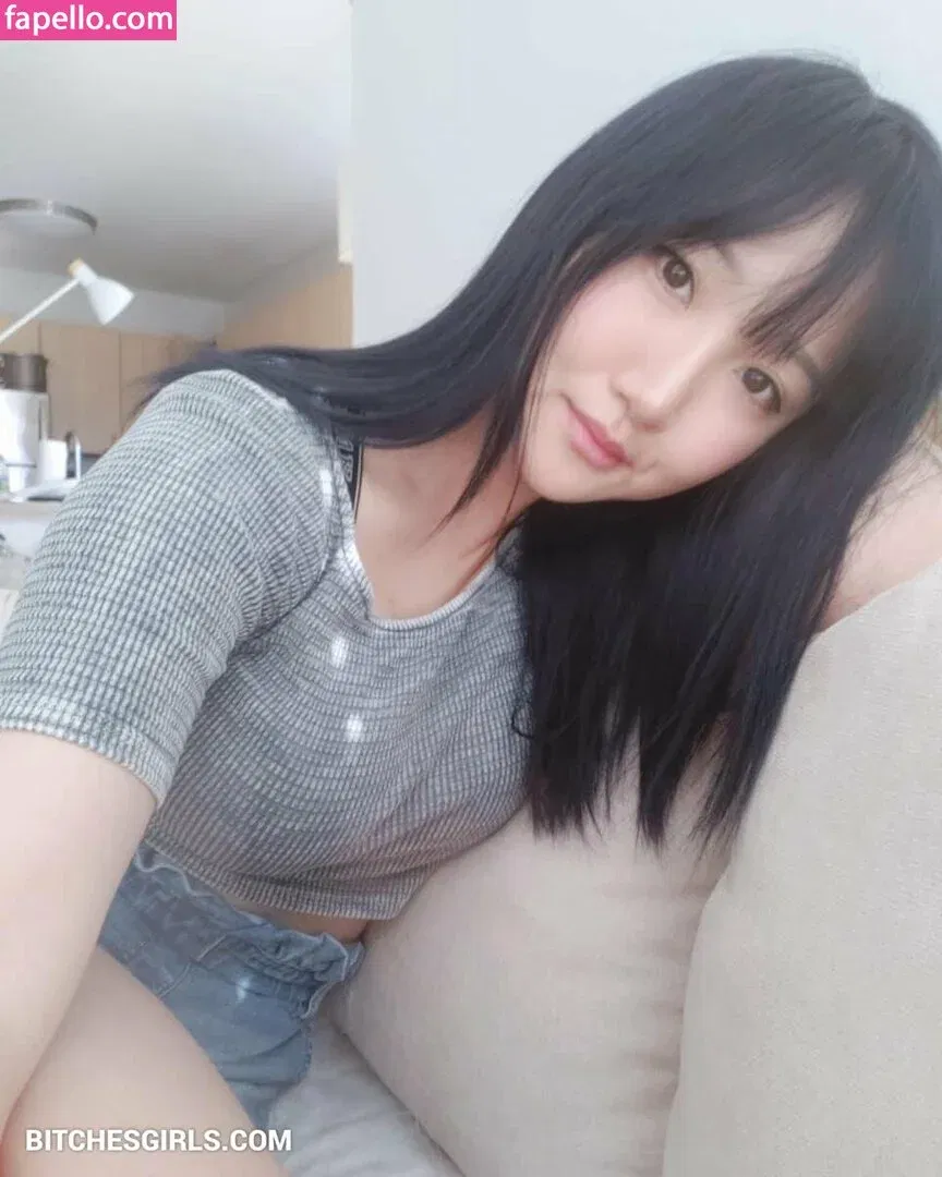 AriaSaki Onlyfans Photo Gallery 