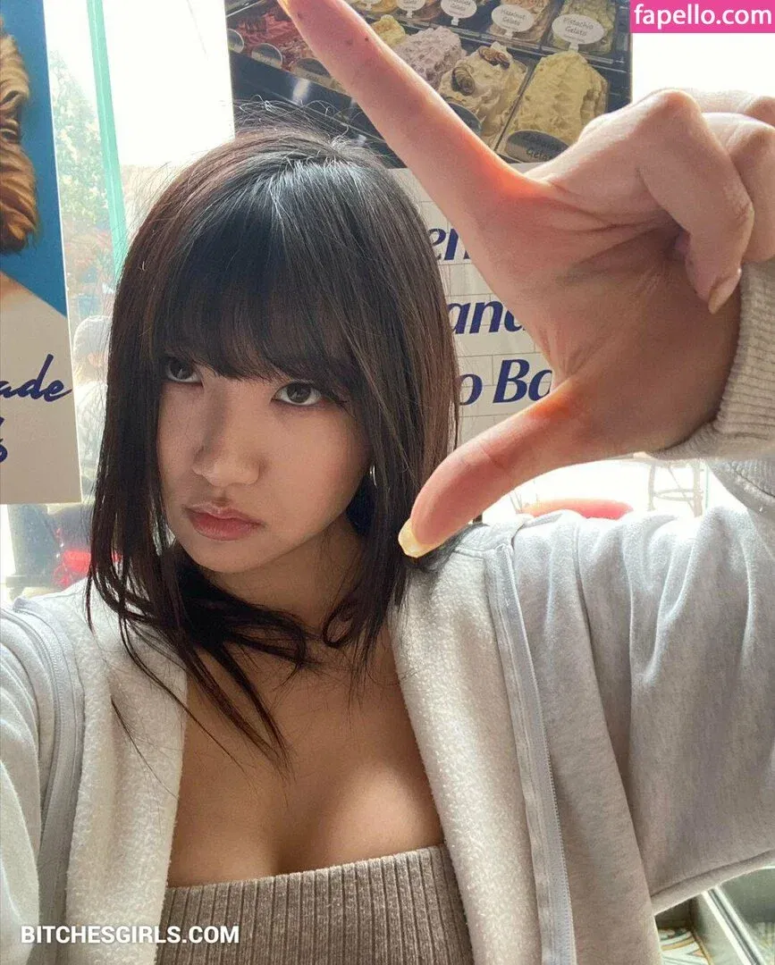 AriaSaki Onlyfans Photo Gallery 