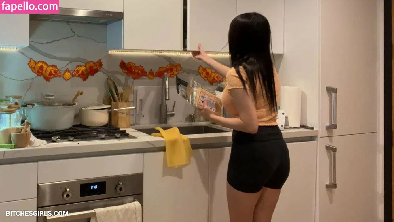 AriaSaki Onlyfans Photo Gallery 