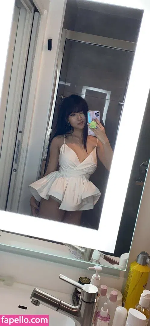 AriaSaki Onlyfans Photo Gallery 