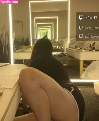 AriaSaki Onlyfans Photo Gallery 