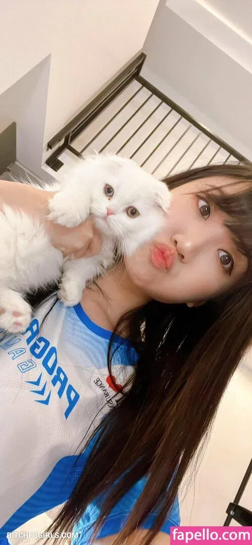 AriaSaki Onlyfans Photo Gallery 