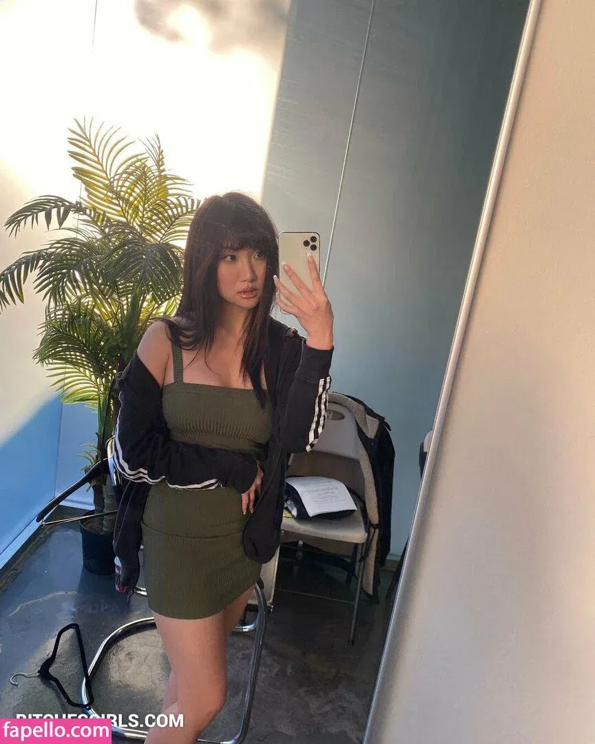 AriaSaki Onlyfans Photo Gallery 