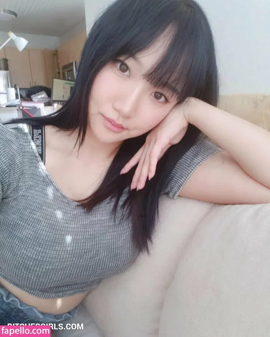 AriaSaki Onlyfans Photo Gallery 