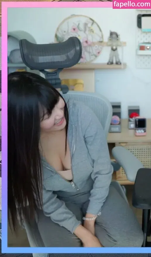 AriaSaki Onlyfans Photo Gallery 