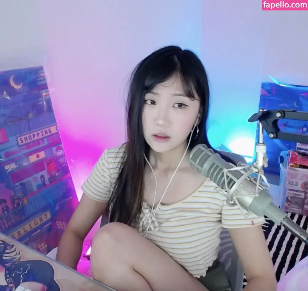 AriaSaki Onlyfans Photo Gallery 