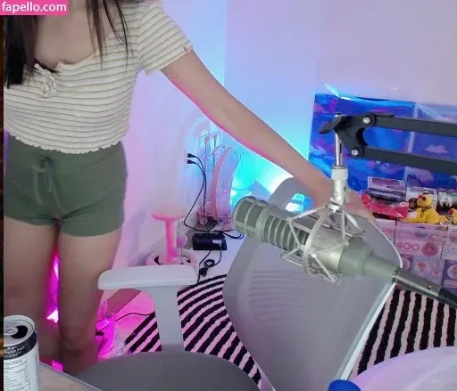 AriaSaki Onlyfans Photo Gallery 