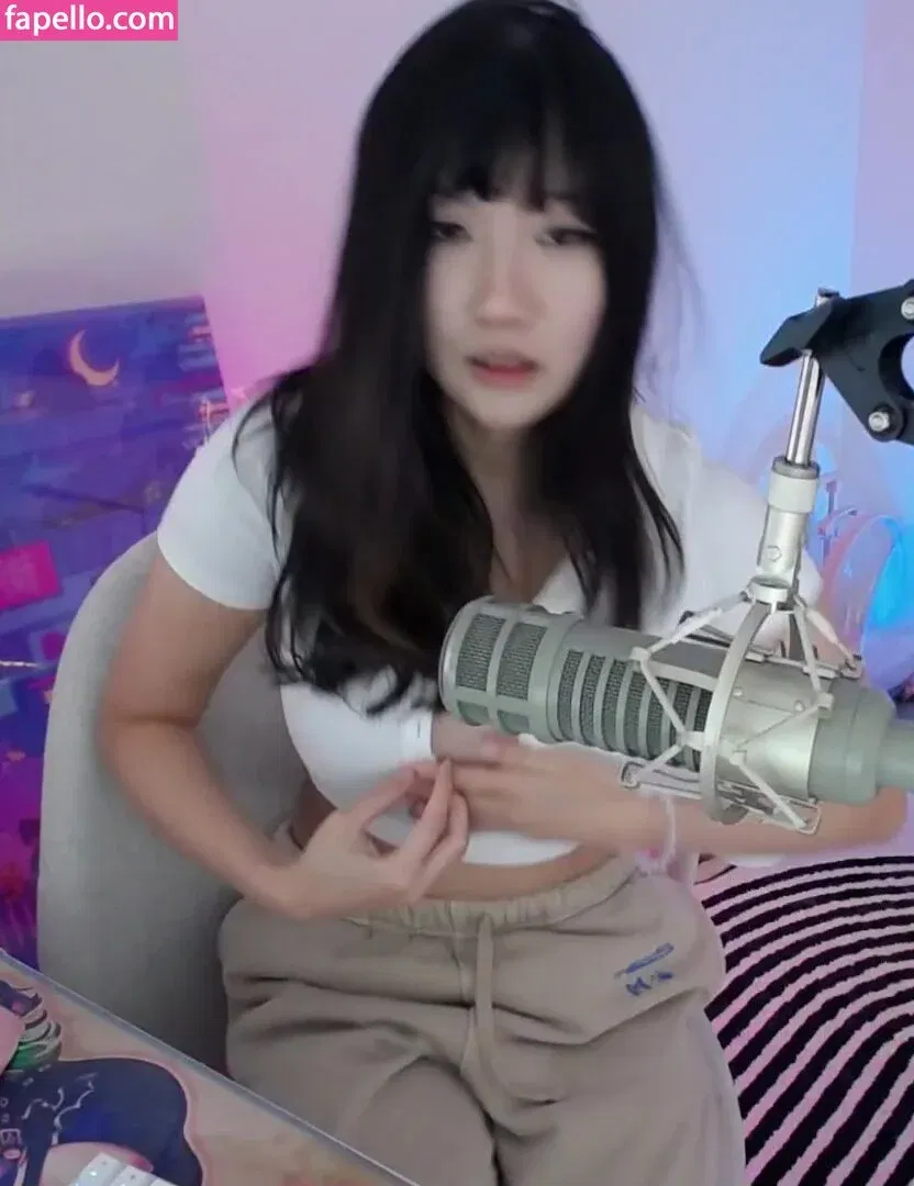 AriaSaki Onlyfans Photo Gallery 