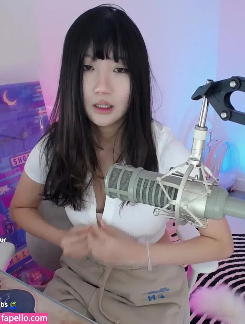 AriaSaki Onlyfans Photo Gallery 