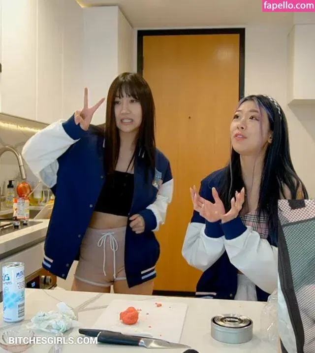 AriaSaki Onlyfans Photo Gallery 