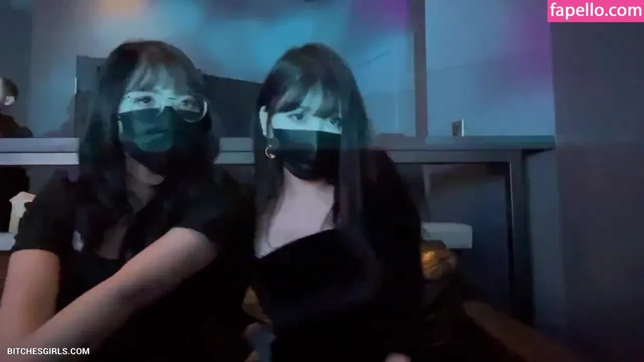 AriaSaki Onlyfans Photo Gallery 