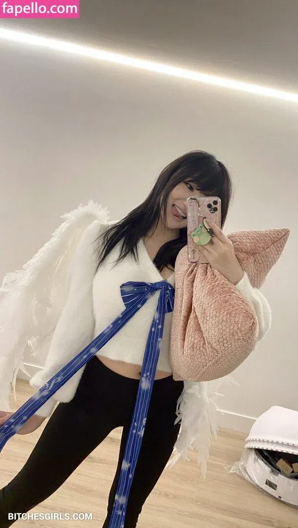 AriaSaki Onlyfans Photo Gallery 