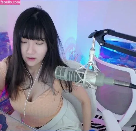 AriaSaki Onlyfans Photo Gallery 