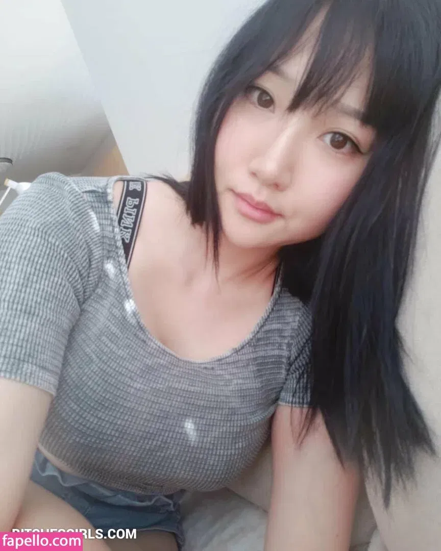 AriaSaki Onlyfans Photo Gallery 