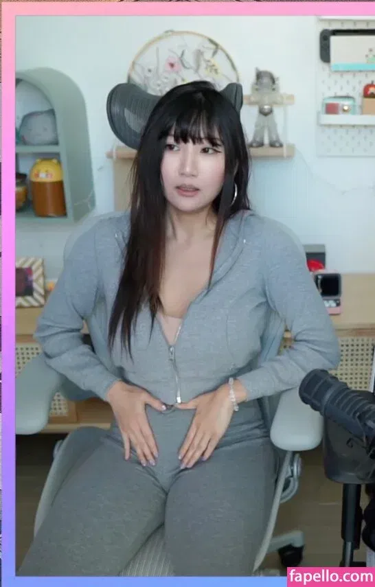 AriaSaki Onlyfans Photo Gallery 